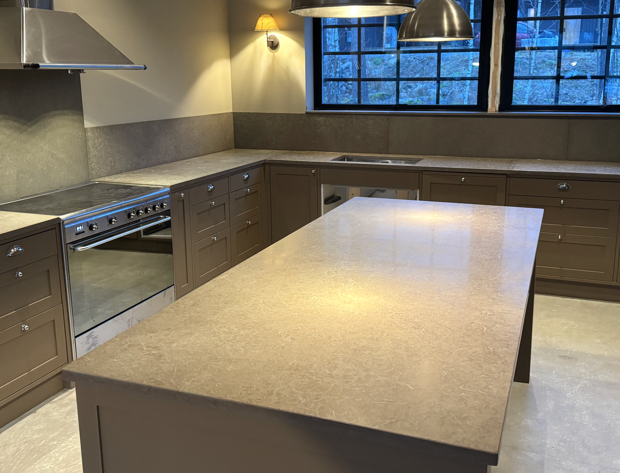 Öland Gråbrun kalksten, Ölandssten slipad