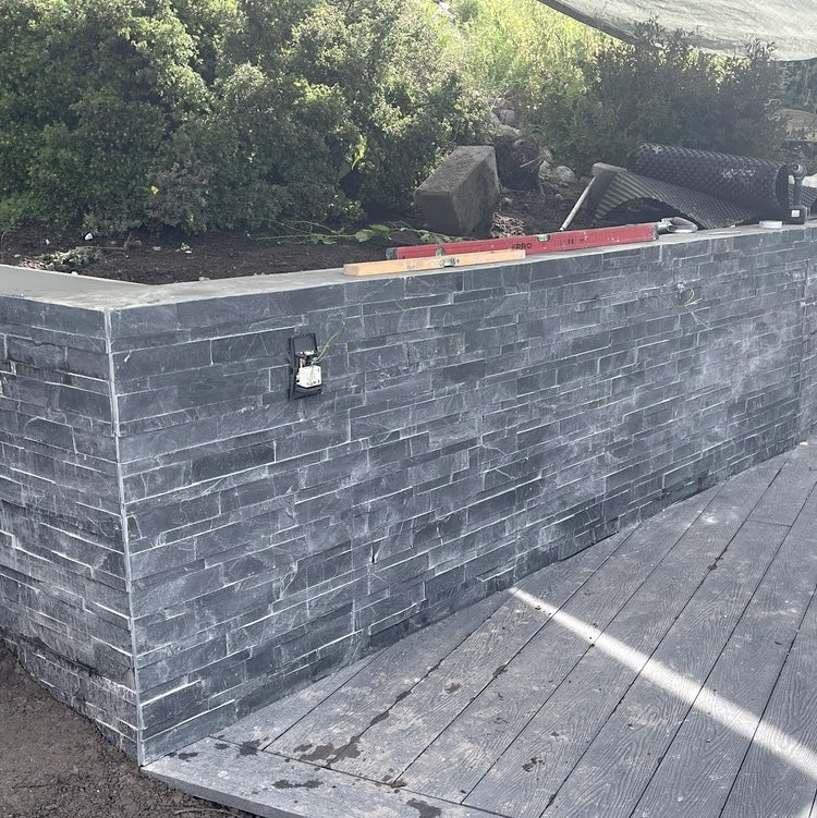 Andra (Aqua) Black lerskiffer, Fasadsten